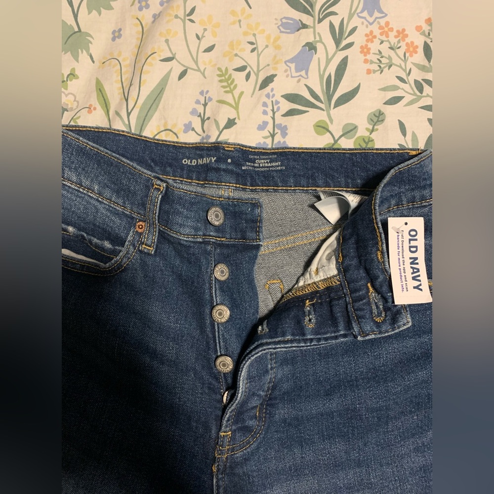 NWT Old navy extra high rise curvy sky-hi straight secret smooth pockets size 8